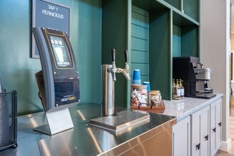 Comet North Raleigh in Wake Forest, NC - Foto de edificio - Building Photo