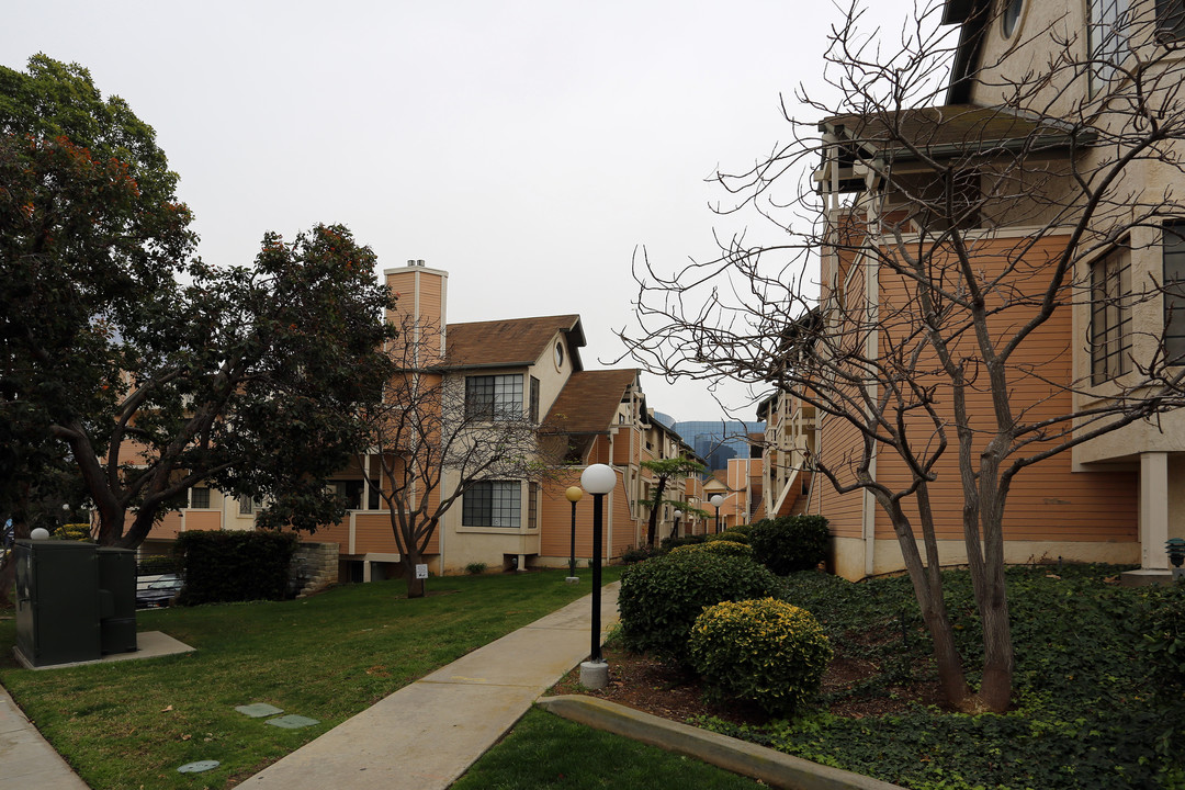 Devonshire Woods II in San Diego, CA - Building Photo