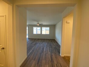 2143 Tamworth Ave in Tulare, CA - Building Photo - Building Photo