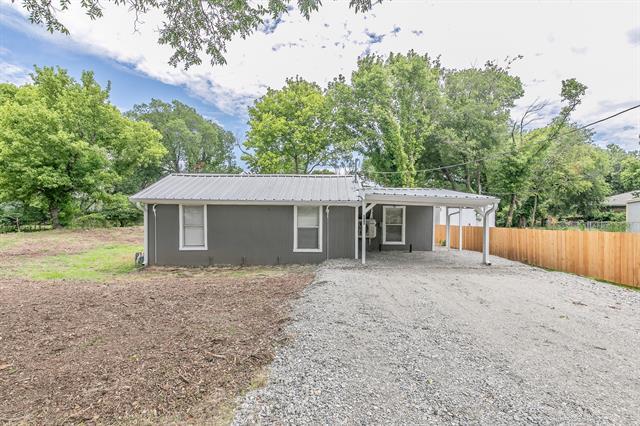 211 S Line St in Weatherford, TX - Building Photo - Building Photo