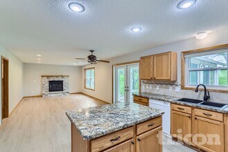 2202 Marilyn Ave in Eagan, MN - Building Photo - Building Photo