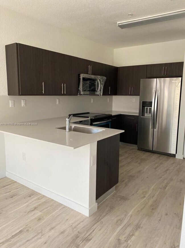 15520 SW 136th St in Miami, FL - Building Photo - Building Photo