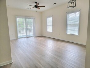 2070 Cross Gate Blvd, Unit 201 in Myrtle Beach, SC - Building Photo - Building Photo