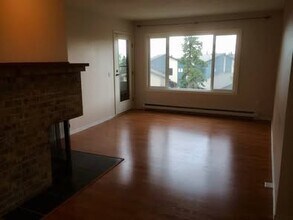 2201 Romig Pl in Anchorage, AK - Building Photo - Building Photo