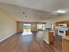 215 Aviation Ave NE in Palm Bay, FL - Building Photo - Building Photo