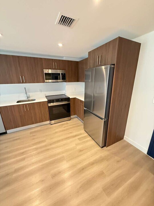 3734 NW 12th St, Unit A3 in Miami, FL - Building Photo