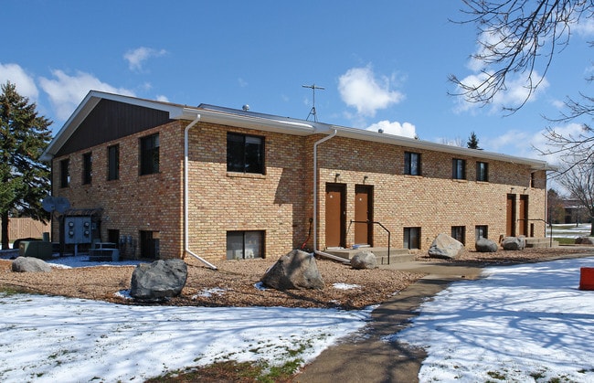 1532 Roosevelt Dr in Northfield, MN - Foto de edificio - Building Photo