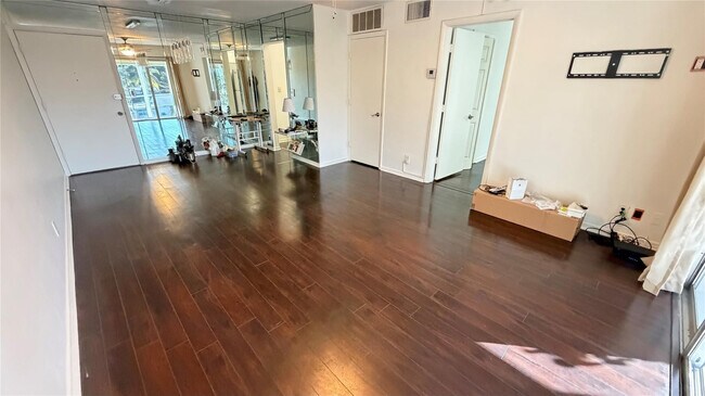 3040 NE 16th Ave in Oakland Park, FL - Building Photo - Building Photo