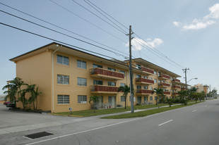 Continental Springs Apartments in Miami, FL - Building Photo