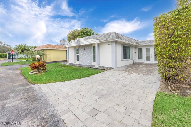 13 Hackney Ln in Naples, FL - Building Photo - Building Photo