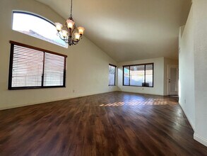 187 W Amanda Ln in Tempe, AZ - Building Photo - Building Photo