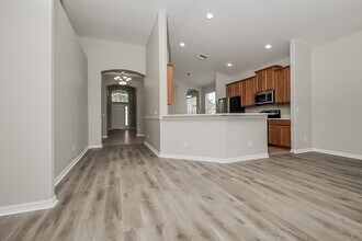 8610 Sandy Plains Dr in Riverview, FL - Building Photo - Building Photo