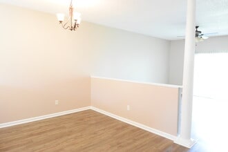 4610 McClelland Dr, Unit T-102 in Wilmington, NC - Foto de edificio - Building Photo
