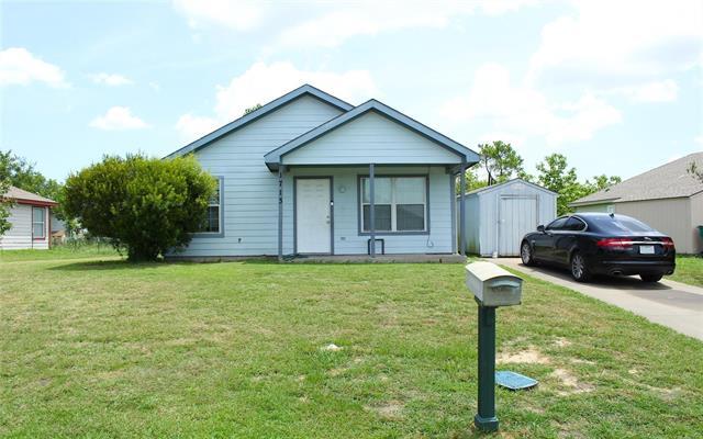 1713 Manor Garden Mnr in Greenville, TX - Building Photo