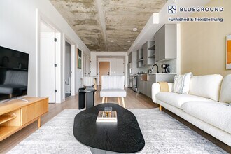 3030 Potomac Ave, Unit SI FL3-ID1025 in Arlington, VA - Foto de edificio - Building Photo