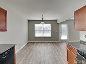 124 Iron Horse Rd in Lexington, SC - Foto de edificio - Building Photo