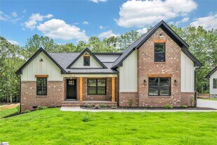 4018 Old Williamston Rd in Belton, SC - Building Photo