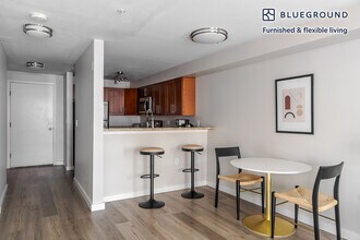 526 Yale Ave N, Unit FL5-ID1003 in Seattle, WA - Building Photo - Building Photo