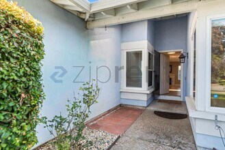 33739 Slender Ct in Fremont, CA - Building Photo - Building Photo