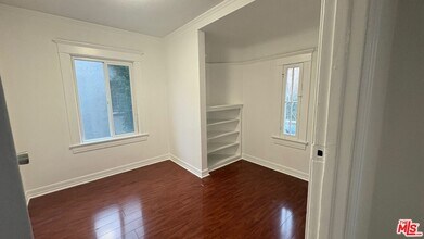 120 S Catalina St in Los Angeles, CA - Building Photo - Building Photo