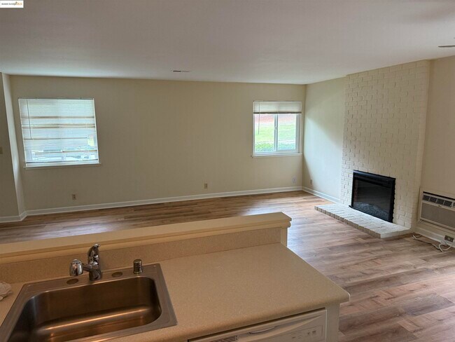 1133 Kottinger Dr-Unit -#1 in Pleasanton, CA - Building Photo - Building Photo