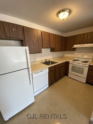 71 Montvale Ave in Stoneham, MA - Building Photo - Building Photo