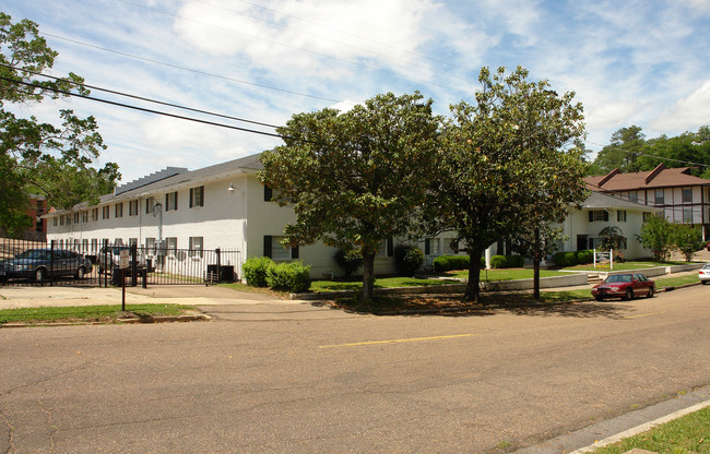 Belhaven Place in Jackson, MS - Foto de edificio - Building Photo