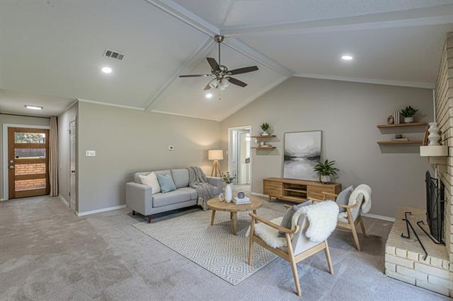 311 Hedgerow Ln in Lewisville, TX - Building Photo - Building Photo