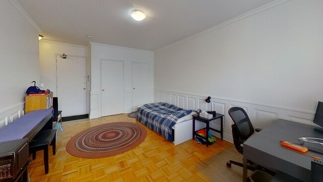 property at 710 Spadina Ave.