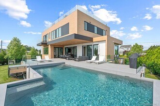 8 Middle Pond Ln in Southampton, NY - Foto de edificio - Building Photo