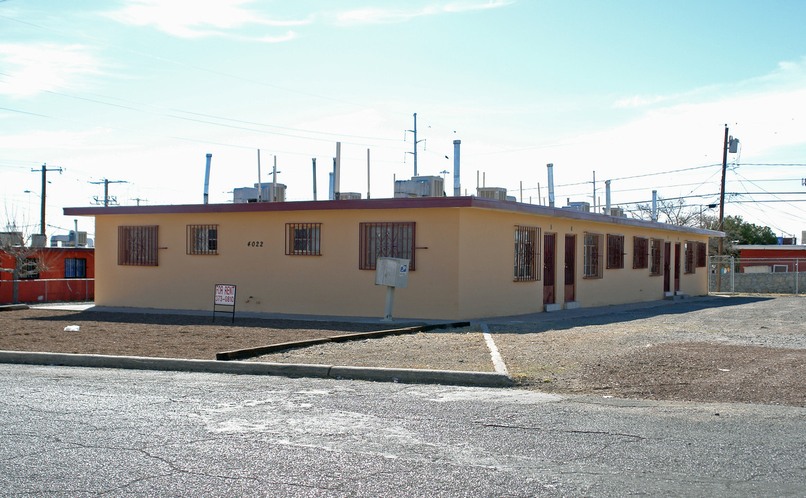 4022 Taylor Ave in El Paso, TX - Building Photo