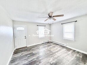 510 N 6th Ave E in Newton, IA - Foto de edificio - Building Photo