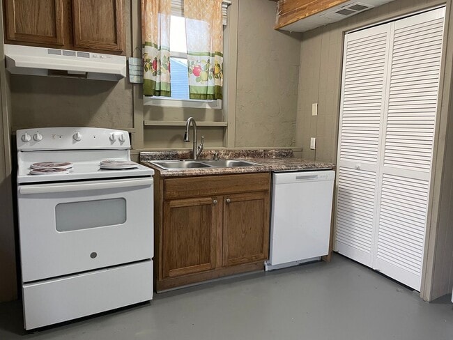 154 Creekwood Dr in Athens, GA - Building Photo - Building Photo