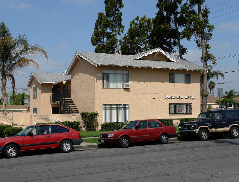 Pacifica Apartments in Santa Ana, CA - Building Photo