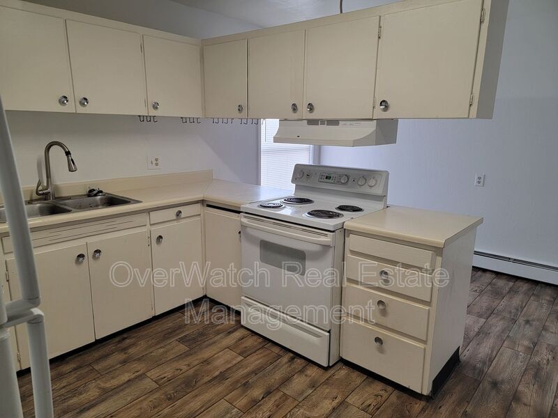 3925 E 9th Ave in Anchorage, AK - Building Photo