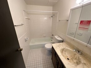 10500 W Fond Du Lac Ave. (12 Unit) in Milwaukee, WI - Building Photo - Interior Photo