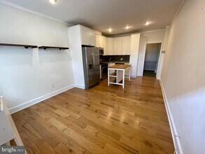 233 Brown St in Philadelphia, PA - Building Photo - Building Photo