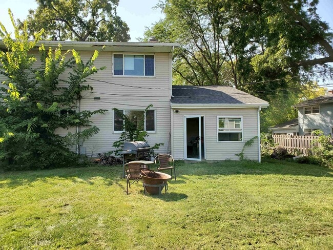 2421 Adler Cir in Middleton, WI - Building Photo - Building Photo