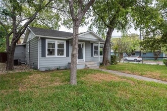1800 Justin Ln in Austin, TX - Building Photo - Building Photo