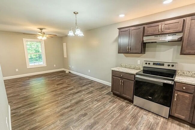 147 Leonard St in Bristol, VA - Building Photo - Building Photo