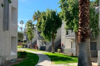 Palm Springs View Apartments in Palm Springs, CA - Building Photo - Building Photo