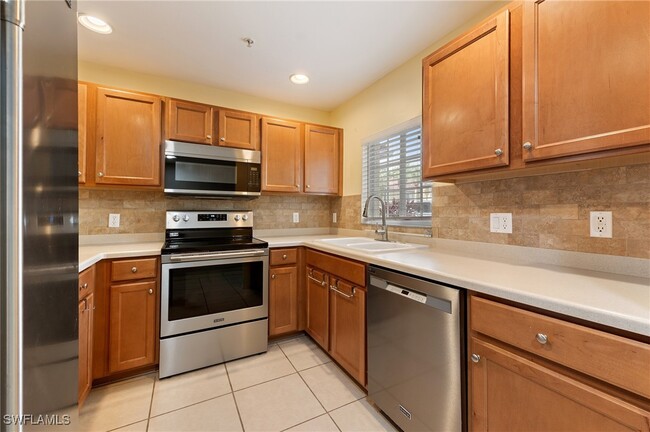 12010 Rock Brook Run in Ft. Myers, FL - Building Photo - Building Photo