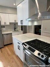 57 Hawthorne St in Somerville, MA - Building Photo - Building Photo