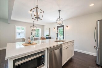 62 Plum Tree Rd in Plainville, CT - Building Photo - Building Photo