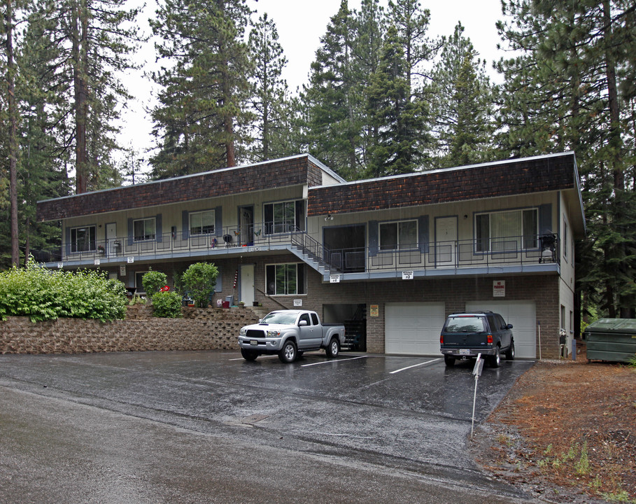 1951 13th St in South Lake Tahoe, CA - Building Photo