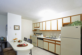 LeMans Apartments of Lakeland in Lakeland, FL - Building Photo - Interior Photo