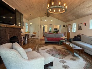 61 Mansfield Ave in Burlington, VT - Building Photo - Building Photo