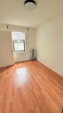 3933 N Clarendon Ave in Chicago, IL - Foto de edificio - Building Photo