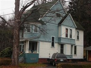 9 West St in Oneonta, NY - Foto de edificio - Building Photo