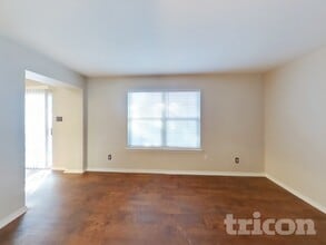 7902 Brazoria Park in San Antonio, TX - Building Photo - Building Photo